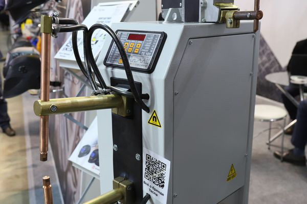 Сварочные подвесные клещи Tecna на Weldex 2022