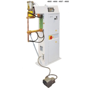 С радиальным и линейным ходом верхнего плеча